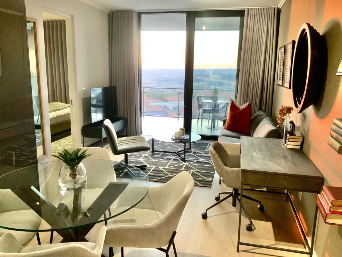 5 Star Elegant Apartments, Ellipse, Waterfall City, Midrand, Johannesburg Bagian luar foto